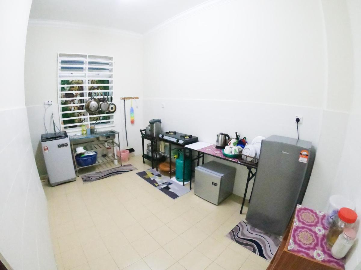 Ayna Homestay 5 Minutes To Marang Jetty Exterior foto