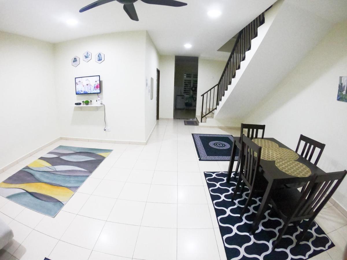 Ayna Homestay 5 Minutes To Marang Jetty Exterior foto